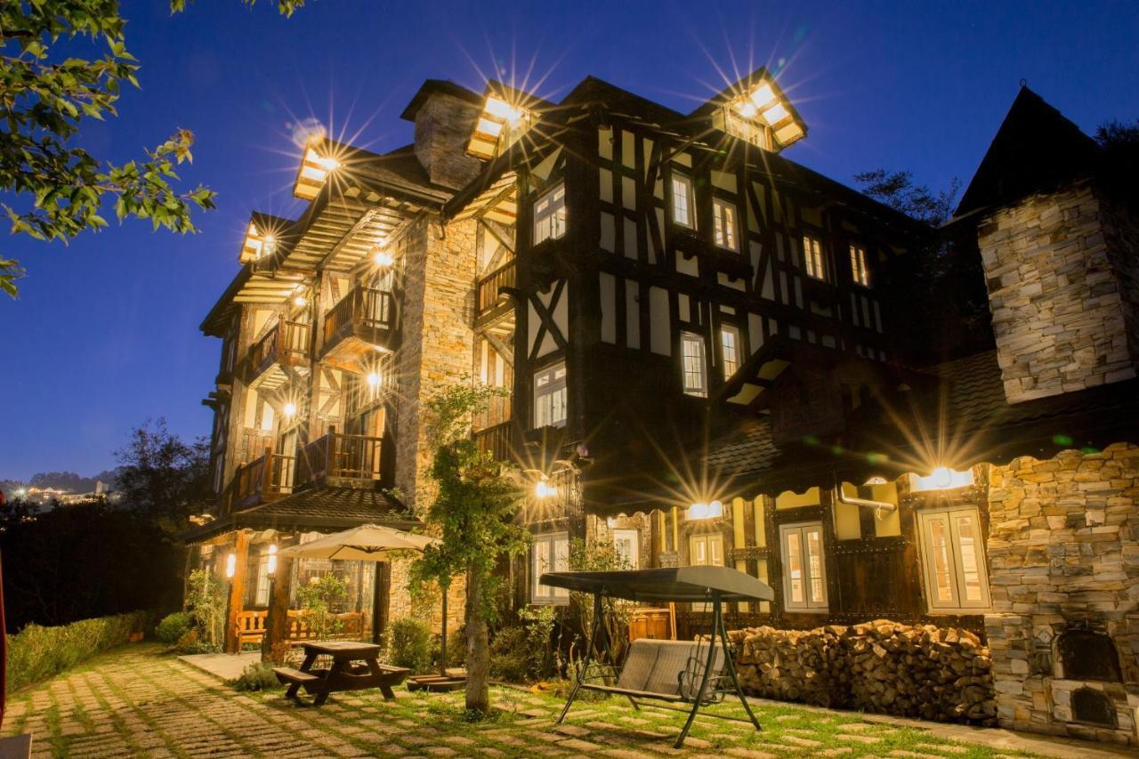 Black Forest Manor Renai Exteriér fotografie